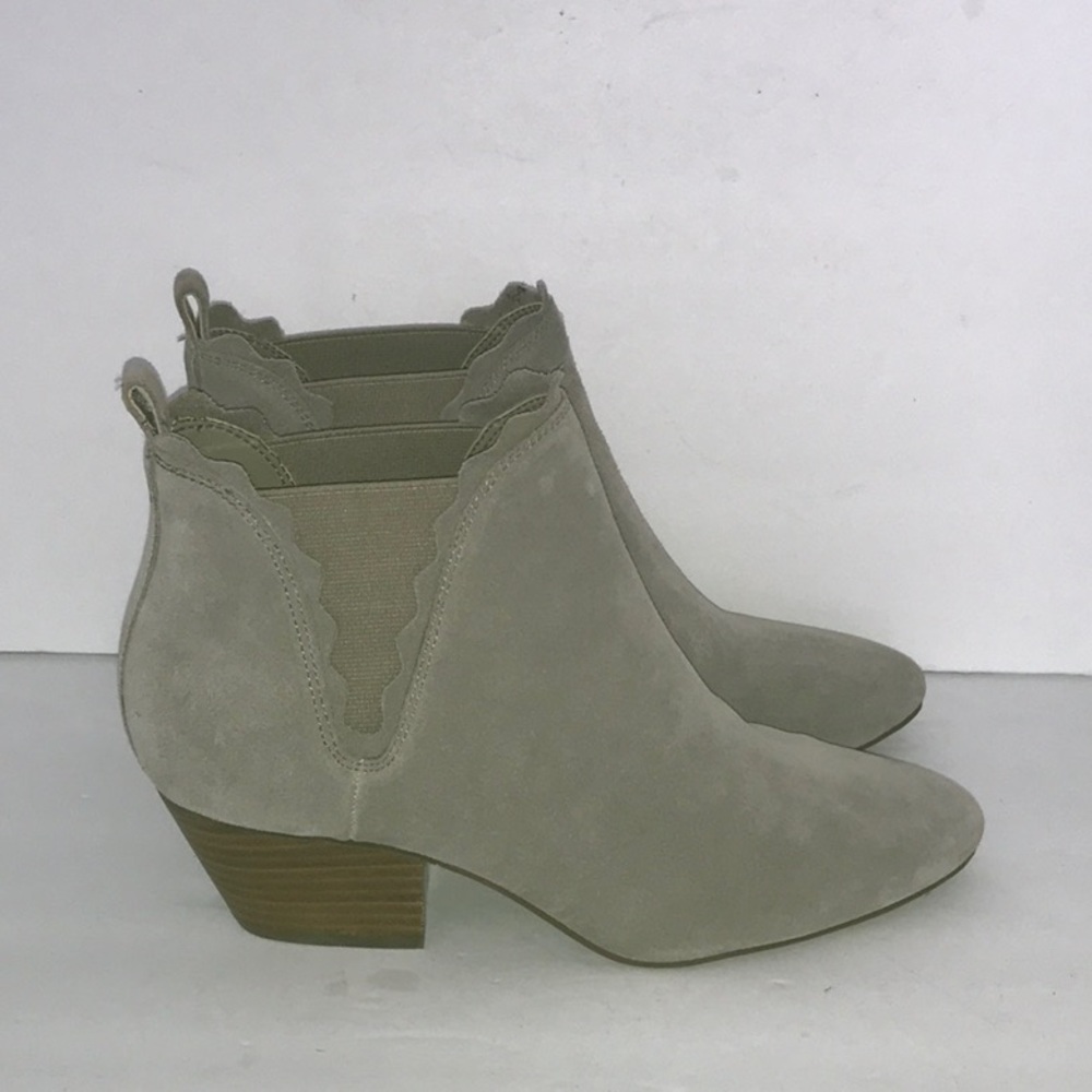 NEW Sole Society Women Candrah Suede Honey Scalloped Beatle Chelsea Ankle Bootie